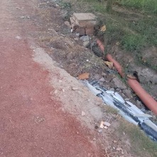 Moradora denuncia falta de calçamento em rua de Amargosa e cobra providências