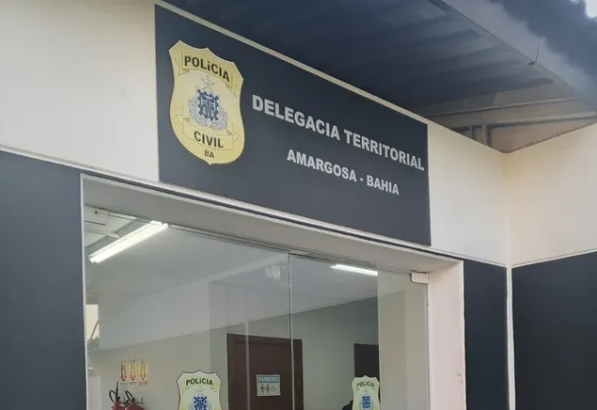 Colisão entre veículo e trailer é registrada no centro de Amargosa