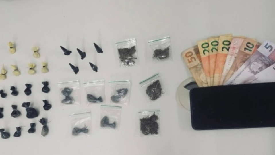 Polícia Militar prende homem por tráfico de drogas em Amargosa