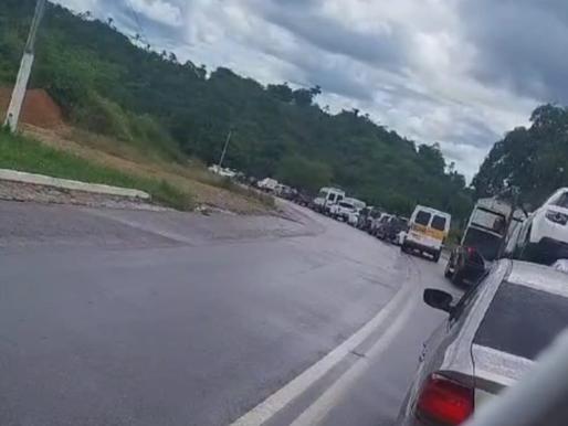 Manifestantes bloquearam a BA-001, na manhã desta sexta-feira (24), entenda.