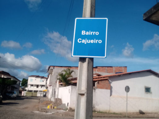 Moradores do Bairro Cajueiro cobram melhorias no calçamento e adequação de redutor de velocidade