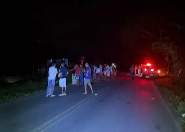 Irmãos de 5 e 13 anos morrem atropelados na BA-120; motorista é preso por embriaguez