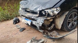 Acidente entre moto e carro é registrado na saída para Barra, em São Miguel das Matas