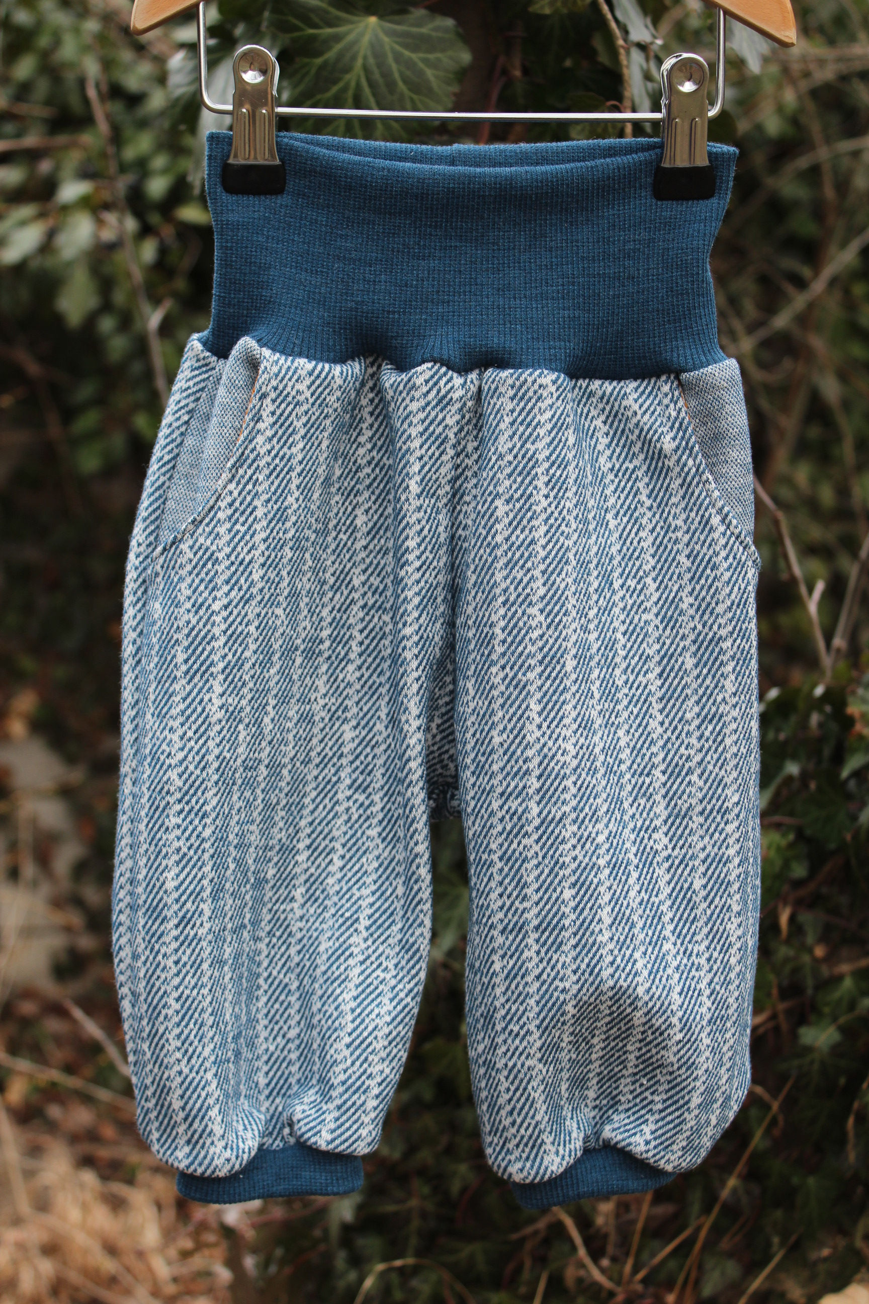 Wolle Hanf Fischgrät Knickerbocker kurz