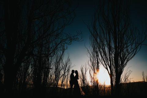 Modernes Paar-Fotoshooting, eine moderne Braut. Fotografin aus der Pfalz. Eine schöne Hochzeit in Rheinland Pfalz.