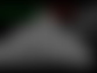 CHARLANDO CON LA CLOÄCA: METALES BRILLAN AL SOL