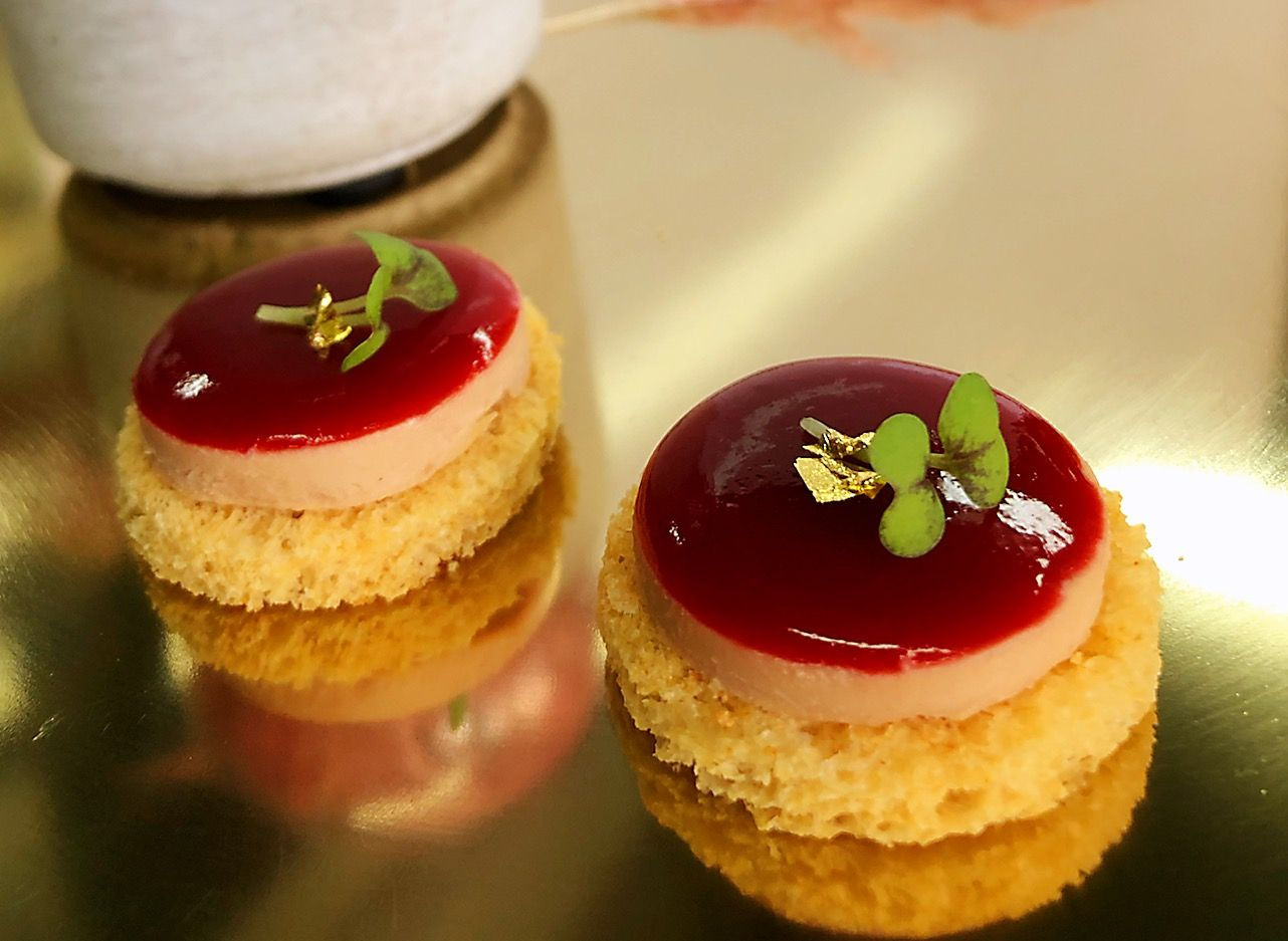Foie gras mousse with raspberry sauce (12 pieces)