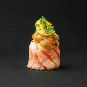 104 - Abgeflammte Lachs-Gunkan