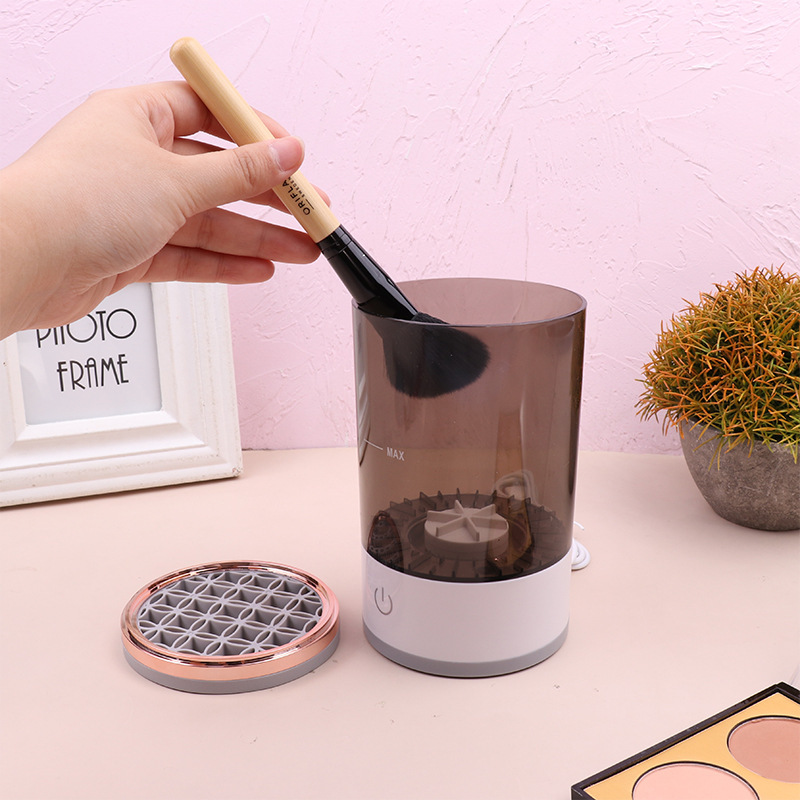 Thumbnail: Makeup Brush Cleaner
