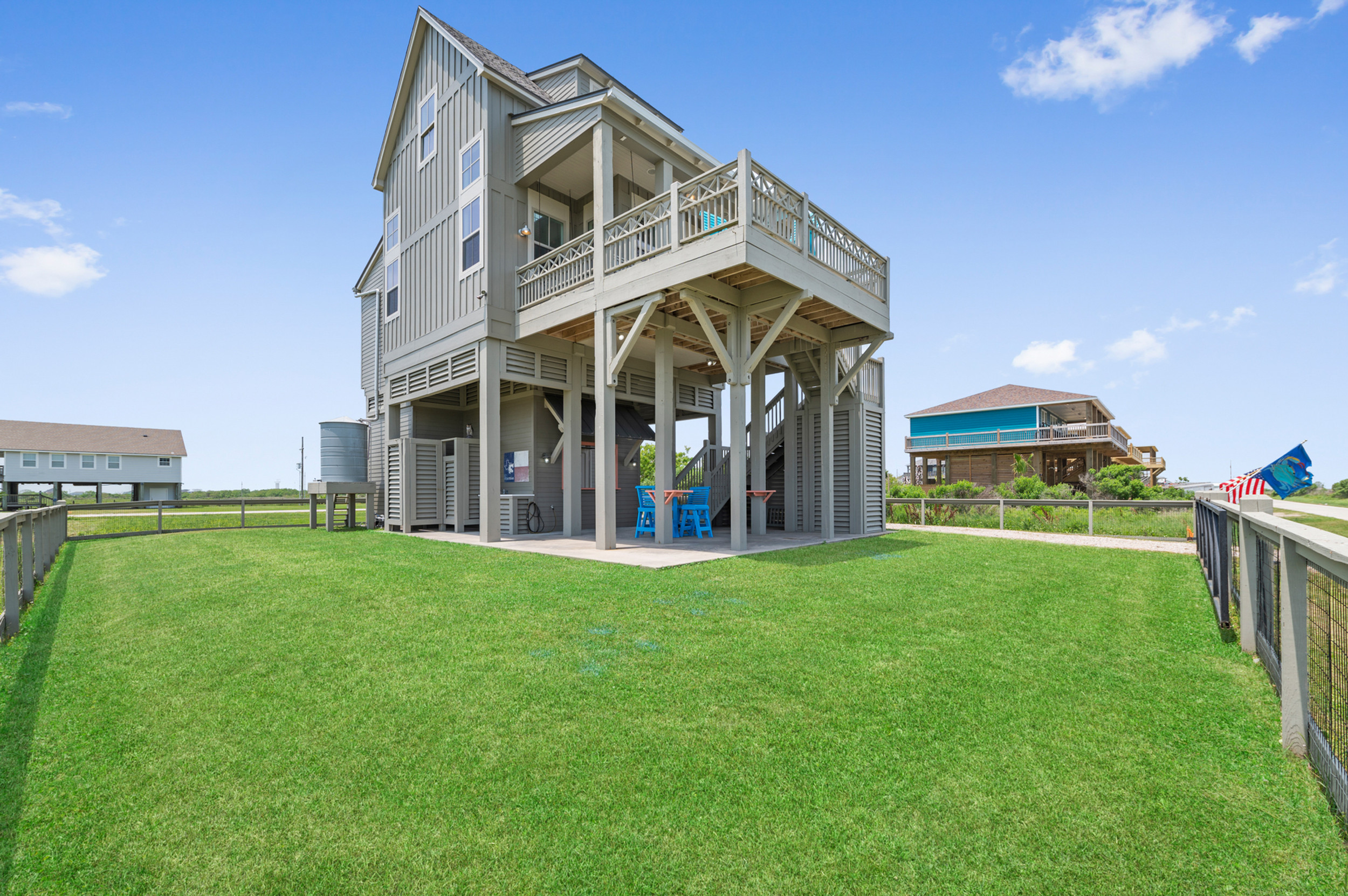 Eazy Breezy Beach House Rental in TX Overview