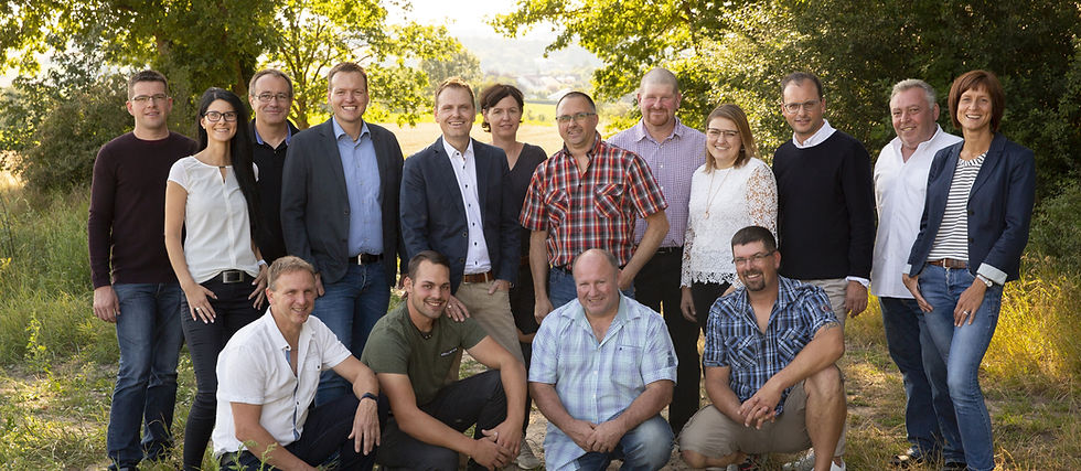 Gruppe komprimiert.jpg