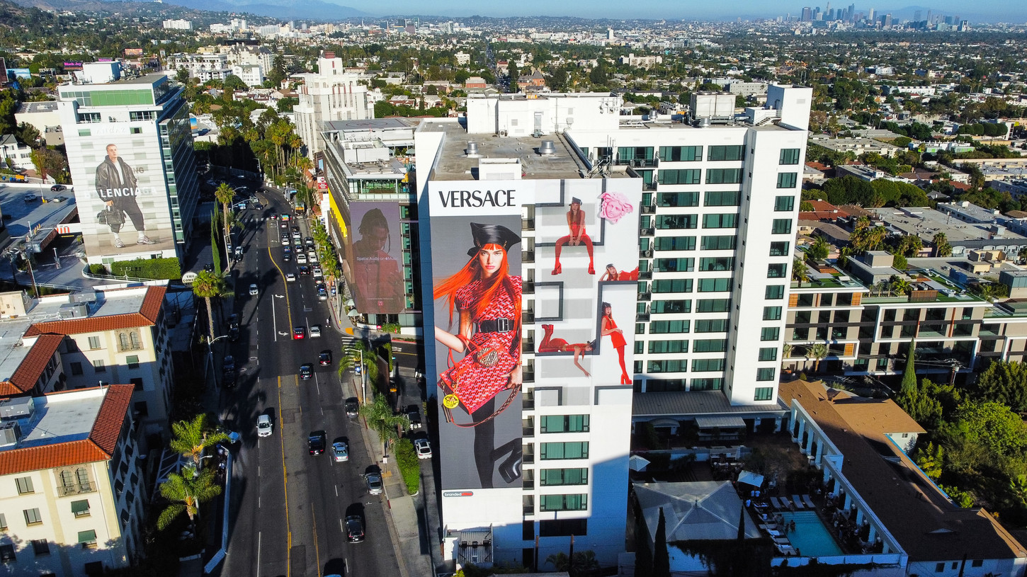 LA WALLSCAPE VERSACE 2.jpeg