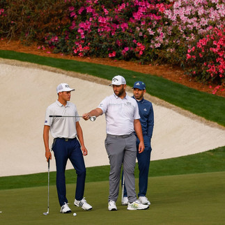 Aaron Jarvis recibió los consejos de los españoles Sergio García (campeón del Masters 2017) y Jon Rahm durante una de las rondas de práctica. / Foto: Augusta National GC.