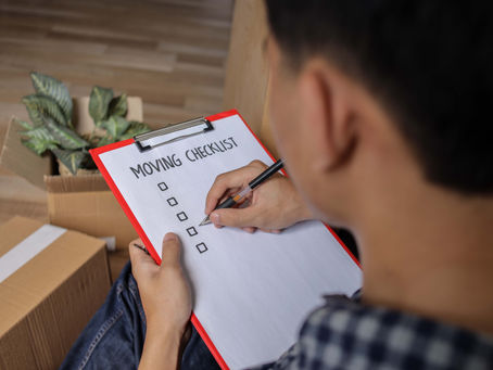 Umzugs-Checkliste ruhig planen, stressfrei zügeln Ein Umzug ist Organisation, Timing und ein bisschen Logistik. Mit dieser kompakten Checkliste behältst du den Überblick – von der Vorbereitung bis zur Wohnungsübergabe und den Formalitäten danach. Eine gute Checkliste hilft nachweislich, nichts zu vergessen und Aufgaben sinnvoll zu bündeln.