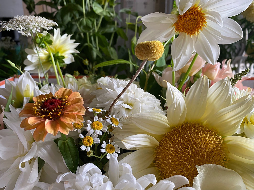 Thumbnail: Floral Tablescape