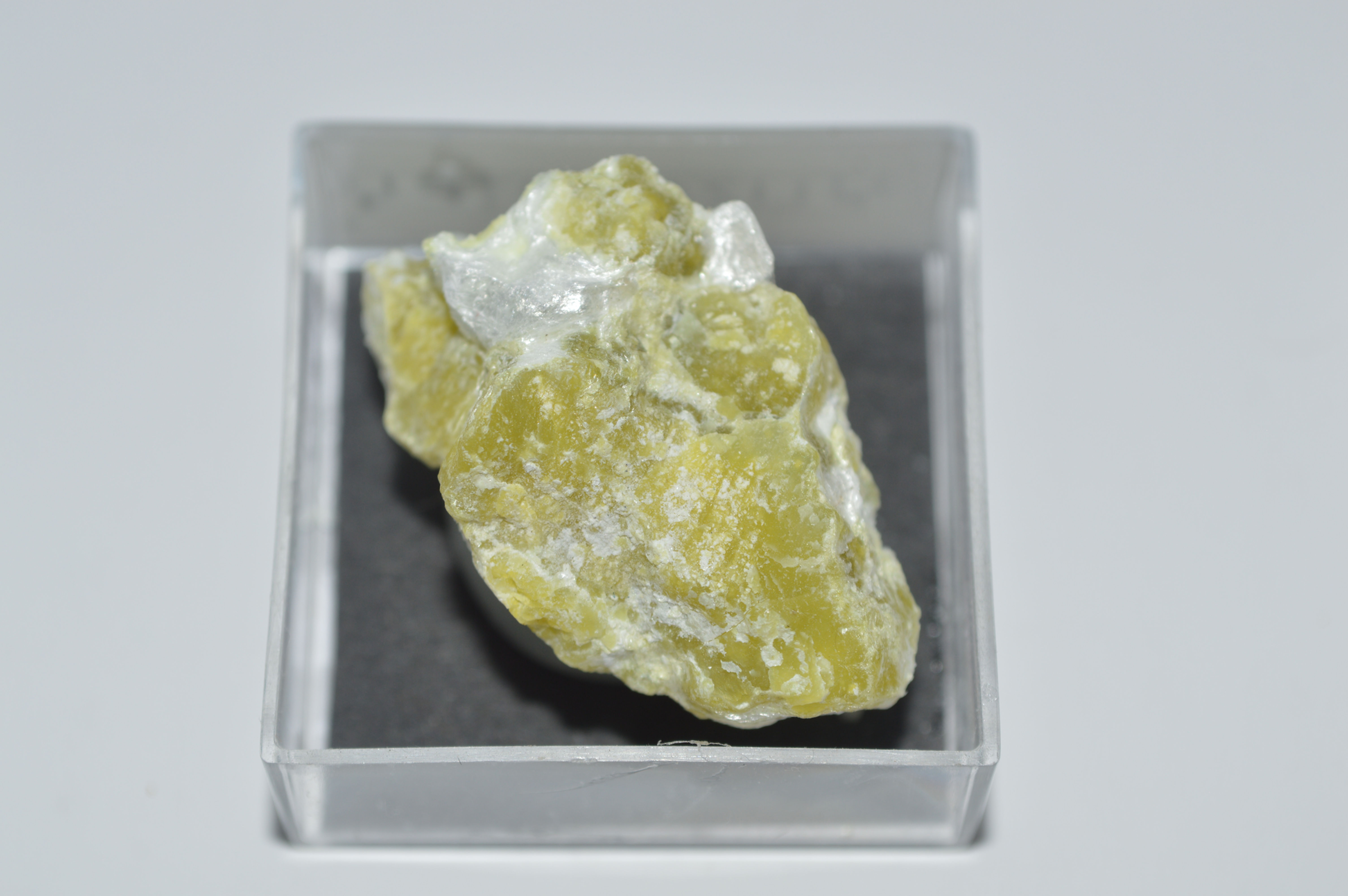 Lizardite | Dypingdal serpentine-magnesite deposit, Suède - Micromounts