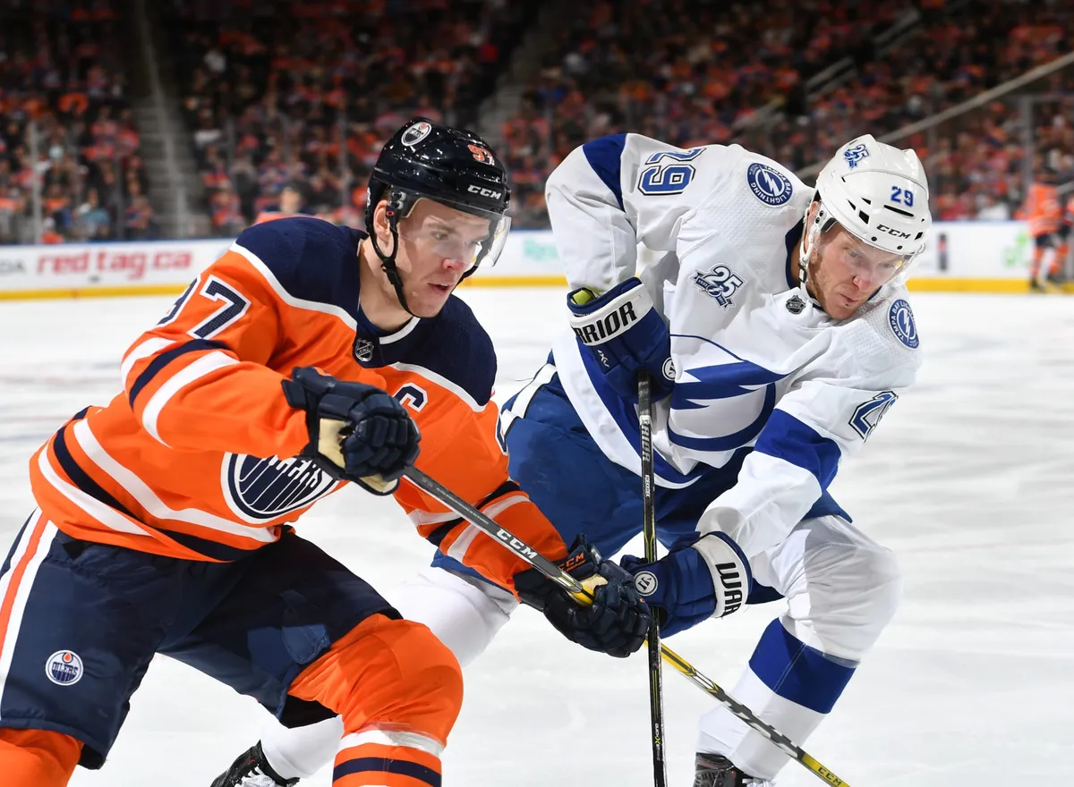 914713664-tampa-bay-lightning-v-edmonton-oilers.jpg.webp