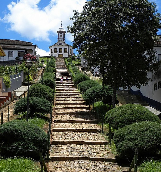 g_serro-mg-escadaria-da-igreja-fotojose-