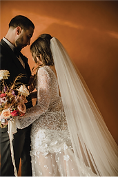 bride-groom-dance-flowers.png