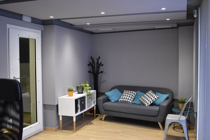 Estudio de sonido y postproducción de audio Barcelona luz natural