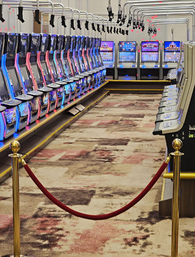 지난 18일 필리핀 마닐라 헤리티지의 '두윈 카지노'에 설치된 슬롯머신은 호주 Aristocrat 제품으로 알려졌지만, 현지 카지노 관계자는 강원랜드 슬롯머신이라고 주장하고 있습니다. 이 슬롯머신은 온라인 게임만 가능하도록 설치되어 있습니다.