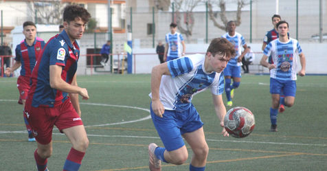 Galería de 69 fotografías del partido entre el Juvenil Nacional del Ciudad de Benidorm y el Levante