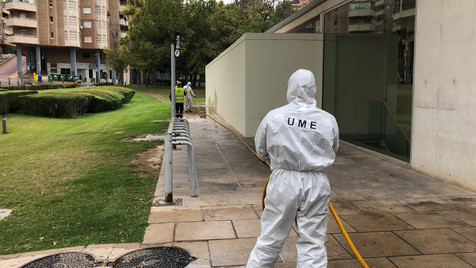 Benidorm dobla la limpieza de contenedores y varía los horarios para depositar la basura