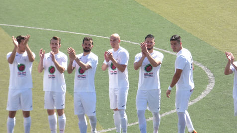 El Villajoyosa sigue líder a pesar de la derrota