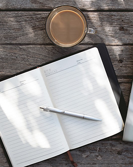 Ordinateur portable et le journal Topview