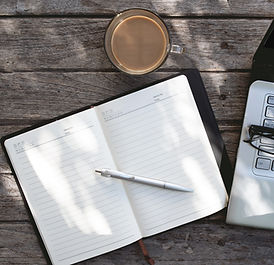 Ordinateur portable et le journal Topview