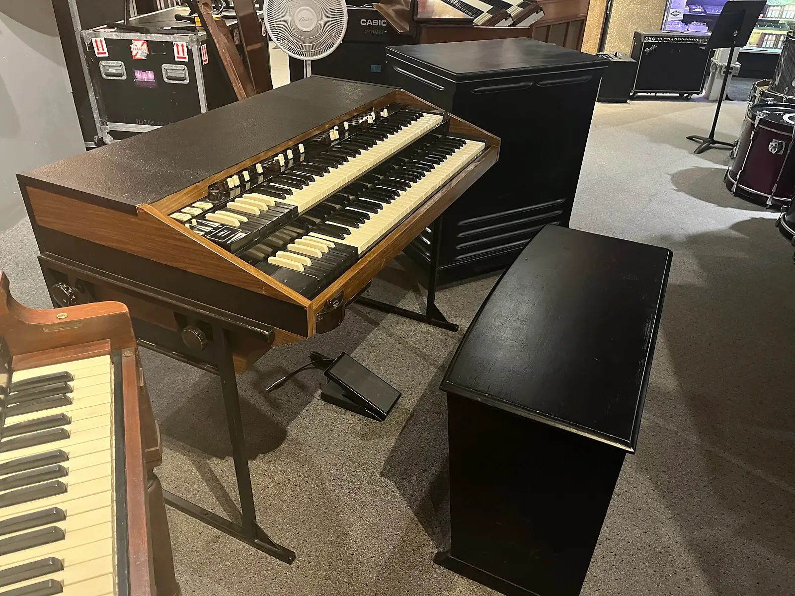 Hammond RT2 Series w/ Trek II Option ( Series 3 / Percussion ) 44W Leslie / Peda