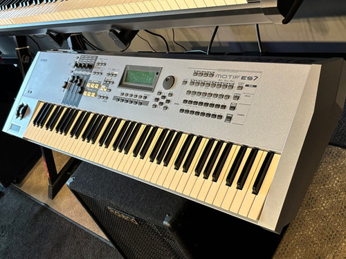 Yamaha Motif ES7 Workstation w Gig Bag Used – Mint | Mass Musik
