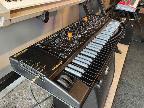 シンセサイザー　Studiologic Sledge Black Edition Sledge Black Edition - Dirigent | ディリゲント