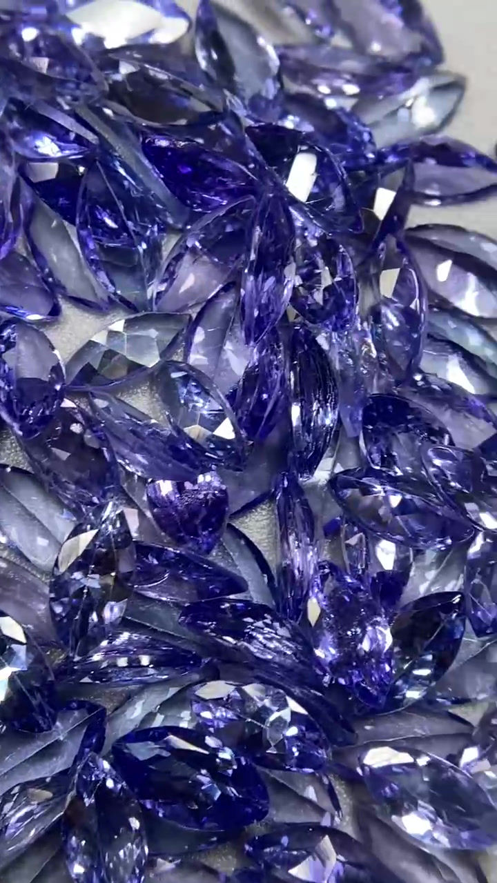 Thumbnail: Tanzanite 29.10 Cts.