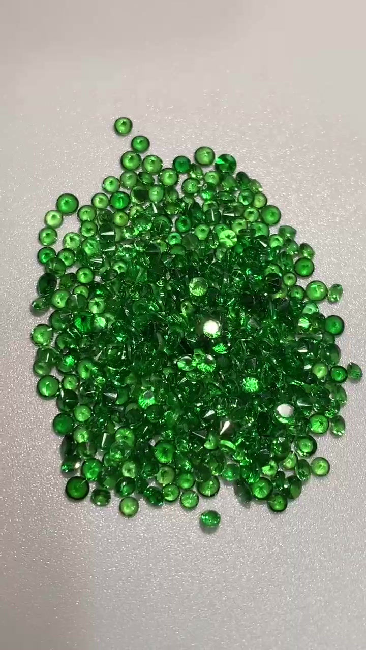 Thumbnail: Tsavorite 21.19 Cts.