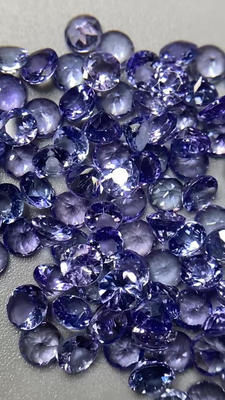 Thumbnail: Tanzanite 17.70 Cts.