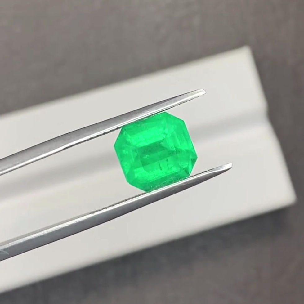 Miniaturbild: Emerald 3.19 Cts.