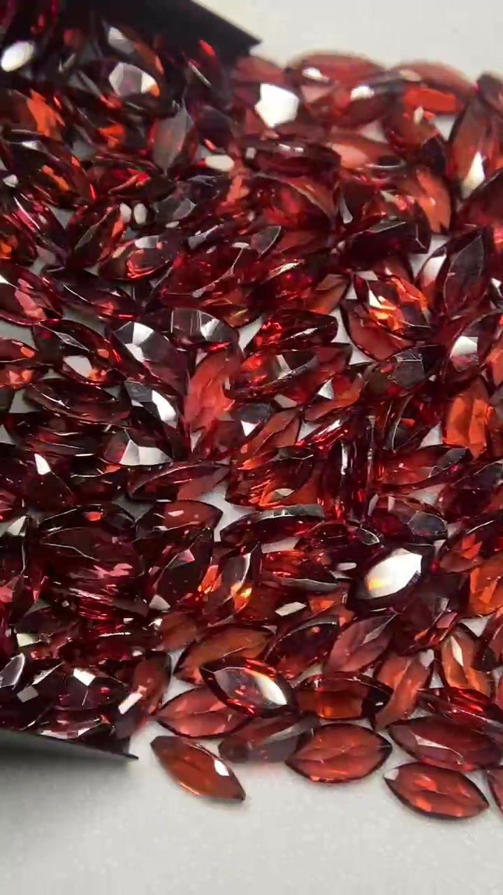 Miniaturbild: Garnet 69.29 Cts.