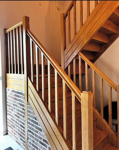 Escalier en bois rénové à Épernay - ponçage et vitrification