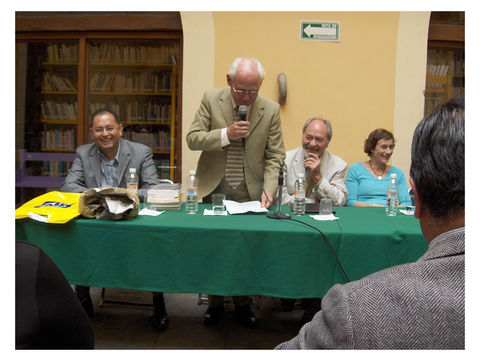 Moderna 14_Discurso BUVE donacion biblioteca.jpg