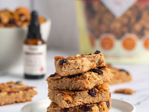 BLONDIES DE COCO E CRANBERRY