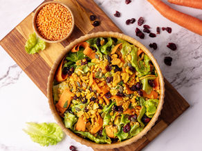 SALADA DE LENTILHA COM PICLES DE CENOURA E CRANBERRY