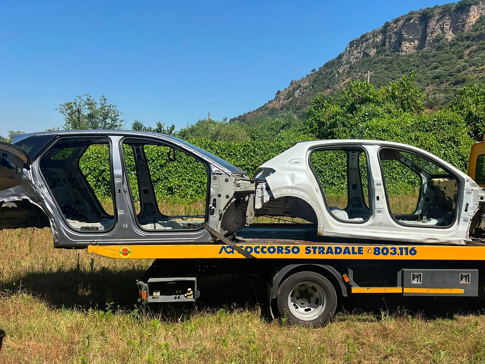 Rimozione di carcasse d'auto a Dragoni su carro attrezzi