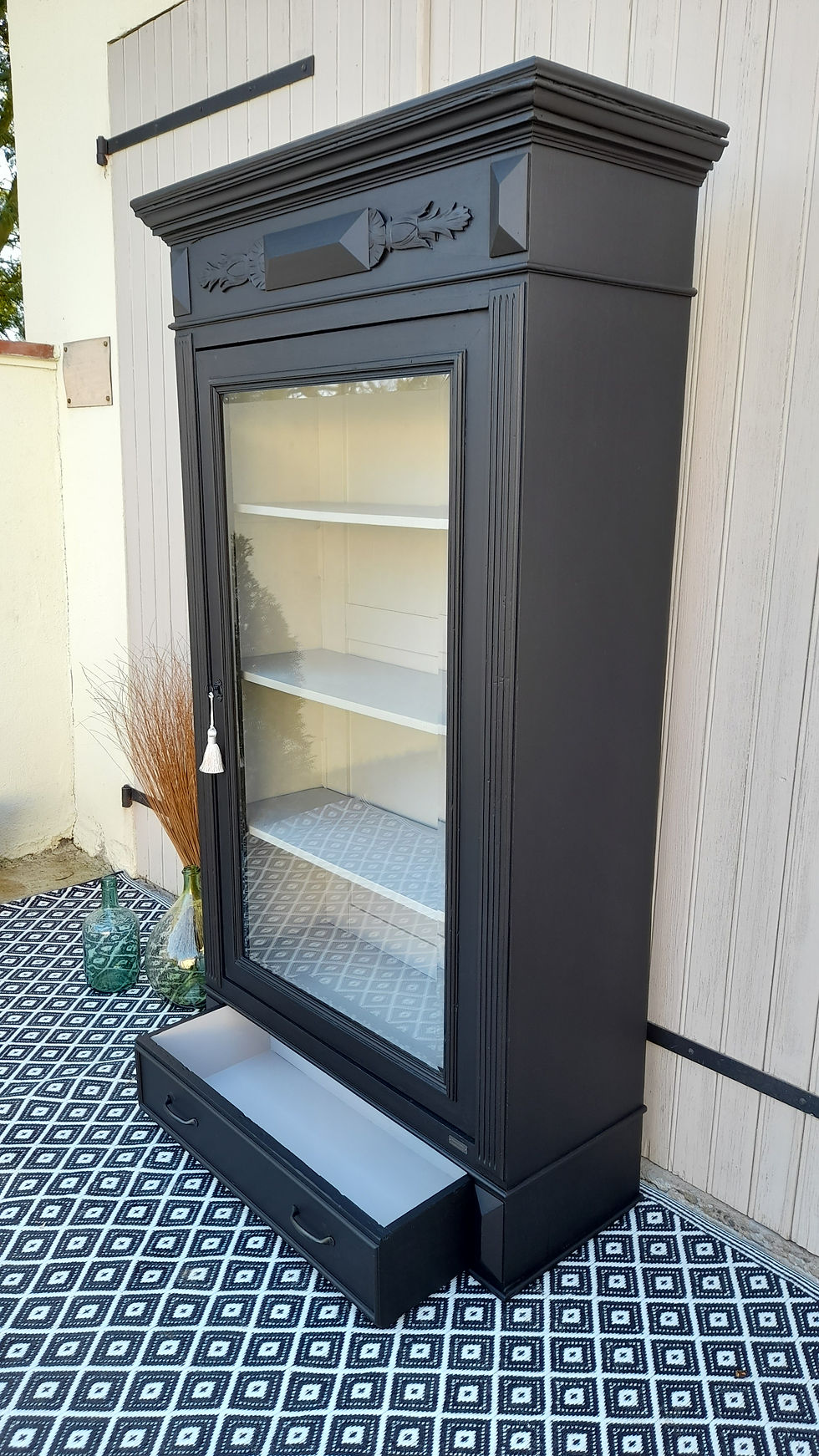 Miniature : Vaisselier vitré