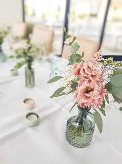 Blumendekoration Hochzeit Weingut Raddeck