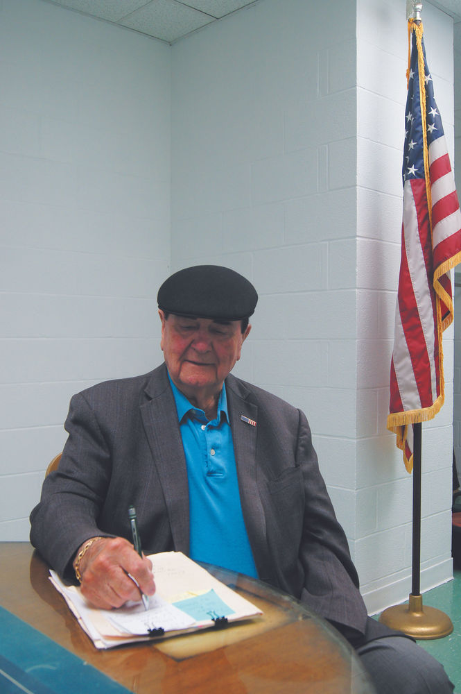 Democratic incumbent accepts Republican writein nomination