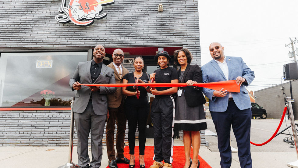 Faith, family and flavor: Motor City Match awardee Toss and Sauce brings build-your-own organic pizza to Detroit’s Avenue of Fashion