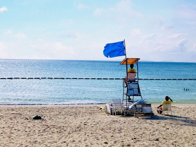 海やプールで溺れない