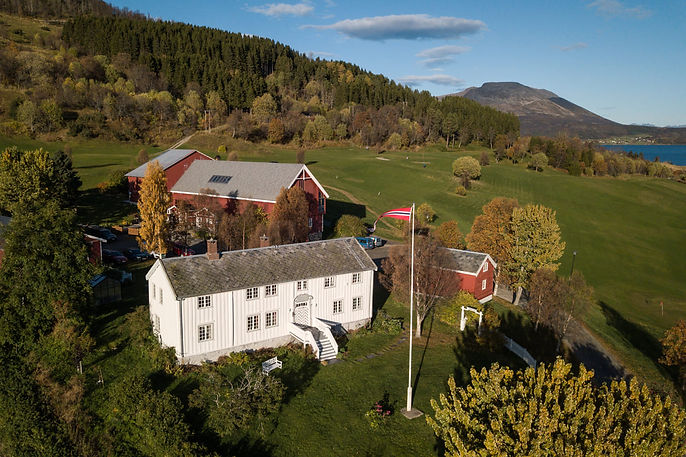 røkenes gård.jpg