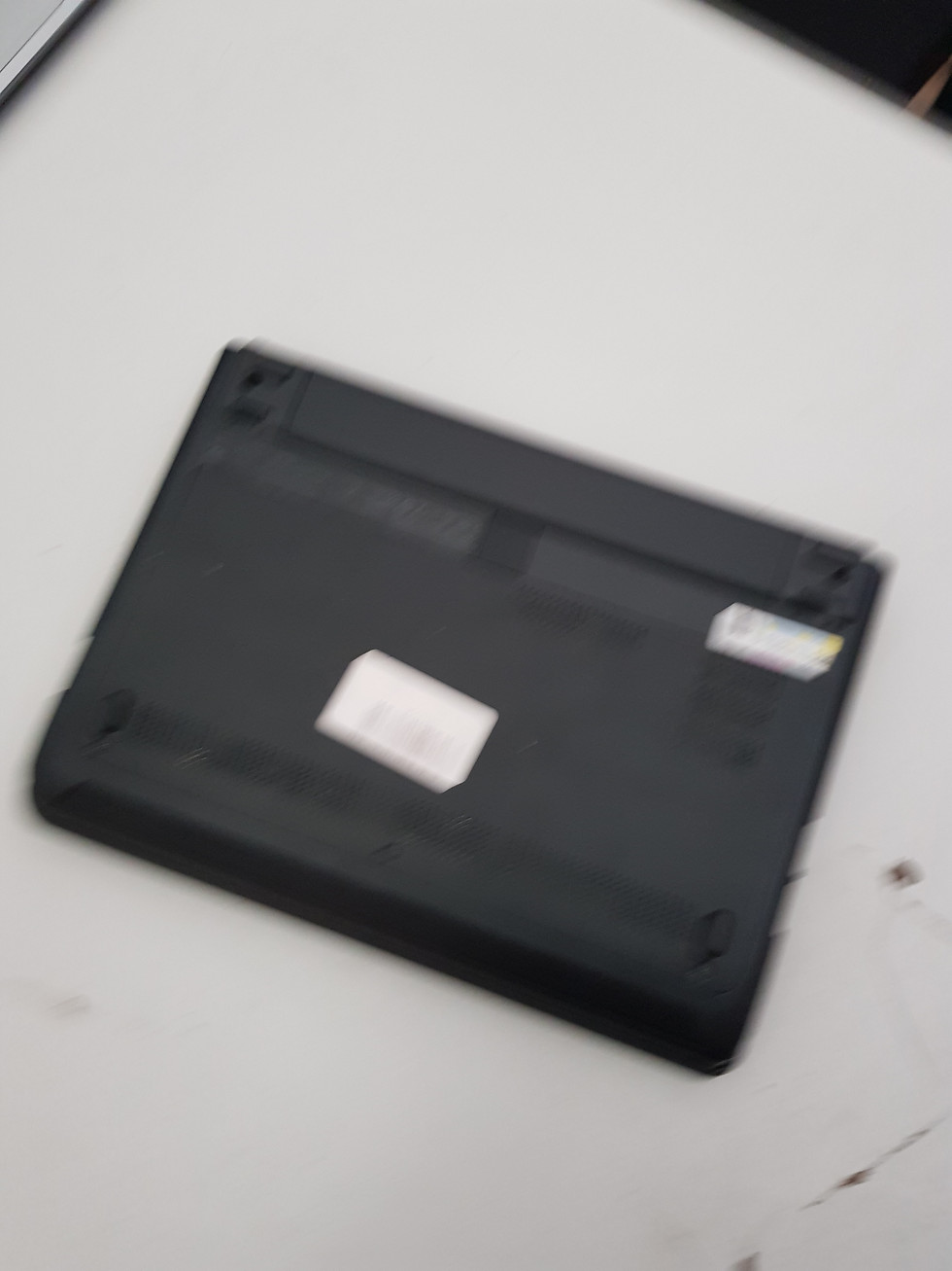 Thumbnail: Lenovo laptop
Ram 4 GB
HDD 320 GB 
Webcam ✔️
Bluetooth ✔️
Wireless ✔️
